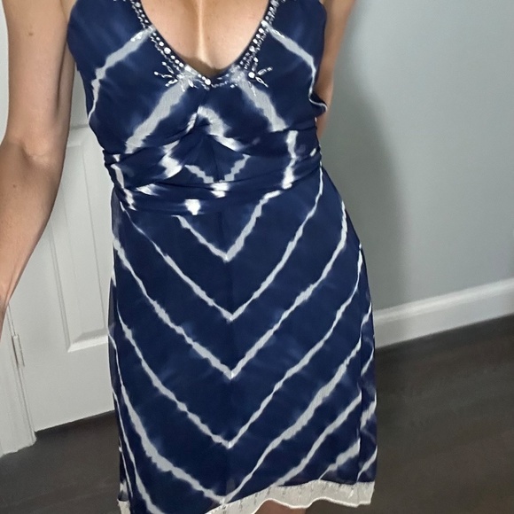 Bcbg MaxAzria blue tie-dye dress with embroidered neck line and hem. - Picture 3 of 4